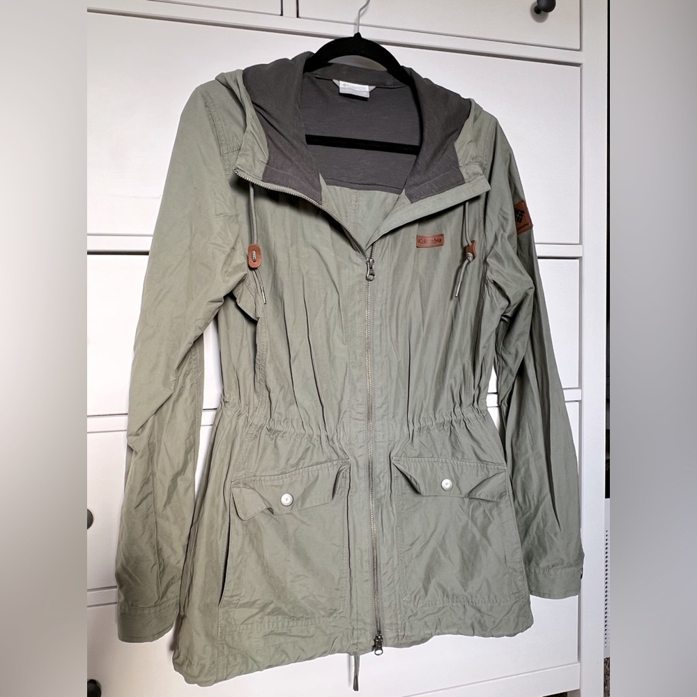 Columbia Lightweight Jacket - Medium